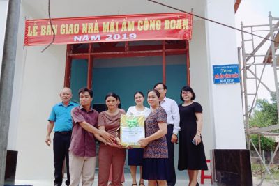 Nghiệm thu và bàn giao nhà “Mái ấm công đoàn” cho đoàn viên