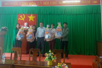 Sở MB6662 và code MB66 thăm, tặng quà Tết xã Sơn Bao, huyện Sơn Hà