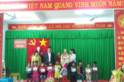 Sở MB6662 và code MB66 thăm, tặng quà tết cho học sinh nghèo xã Sơn Bao