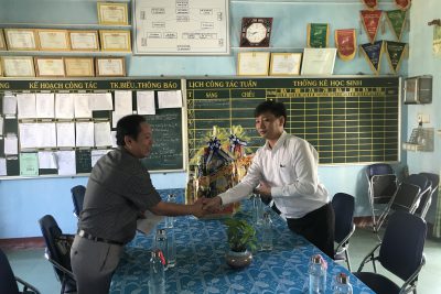 Thăm, tặng quà Tết xã Sơn Bao dịp Tết Nguyên đán Canh Tý