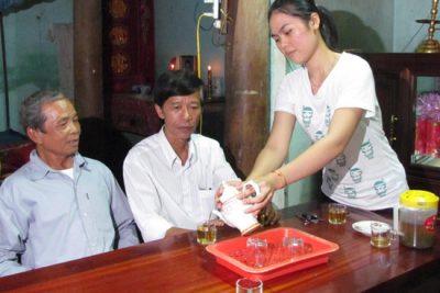 Chuyện của thủ khoa mồ côi